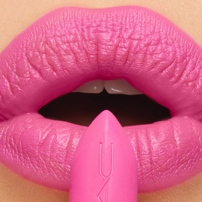 MACXIMAL MATTE LIPSTICK IN CANDY YUM-YUM