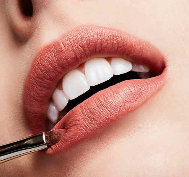 Batom Matte Mac Brazil E Commerce Site Frost batom tende a ser pálido e metálico em aparência melhor batom longo desgaste, o que torna os lábios aparecem secos. batom matte mac brazil e commerce site